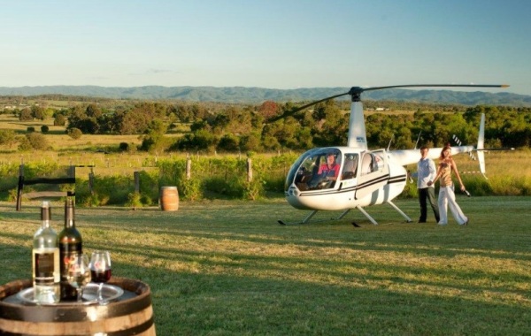 Inchiriere elicoptere-degustare de vin